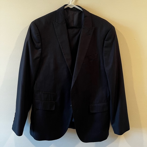 JF J. Ferrar 2 piece suit. 42R 32x30. Slim fit.